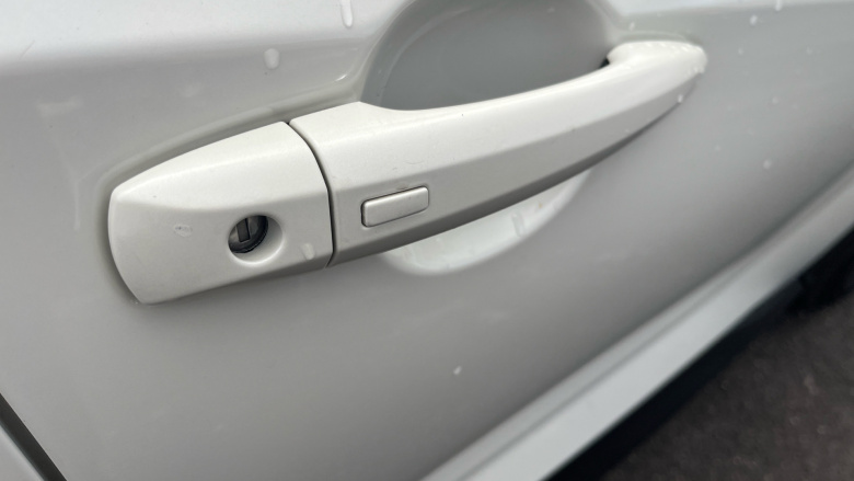 Nissan Juke 1.0 DiG-T 114 N-Connecta 5dr DCT Petrol Hatchback